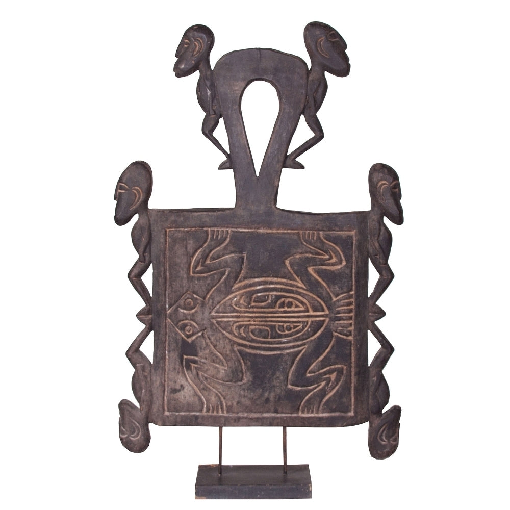 Scultura etnica su legno