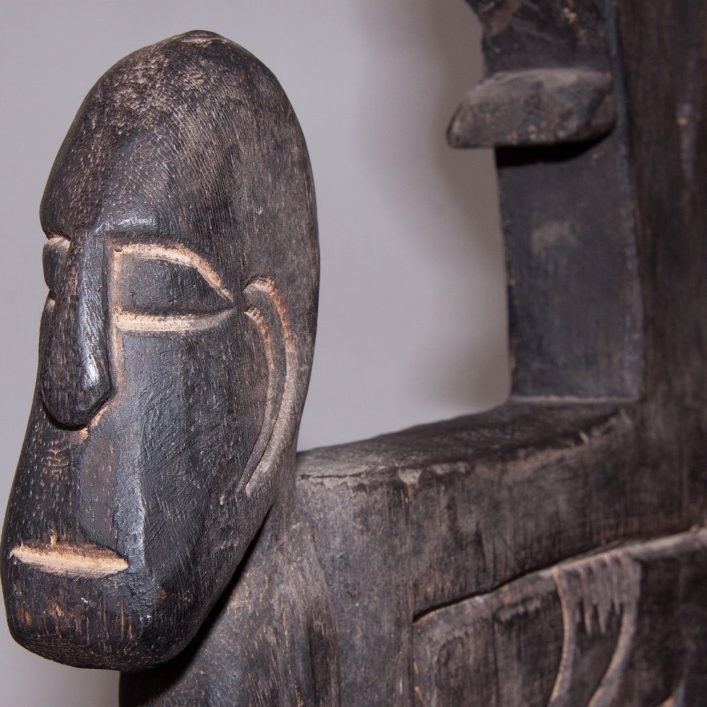 Scultura etnica su legno