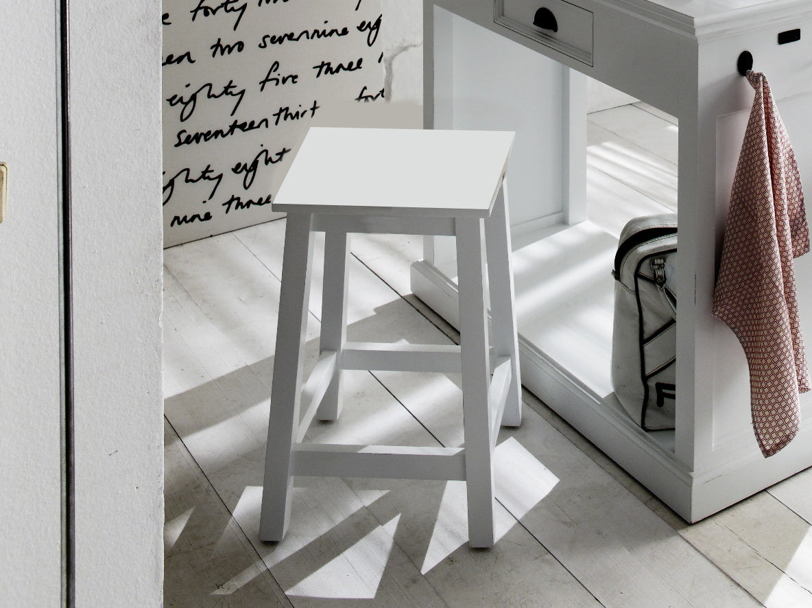 Sgabello provenzale bianco