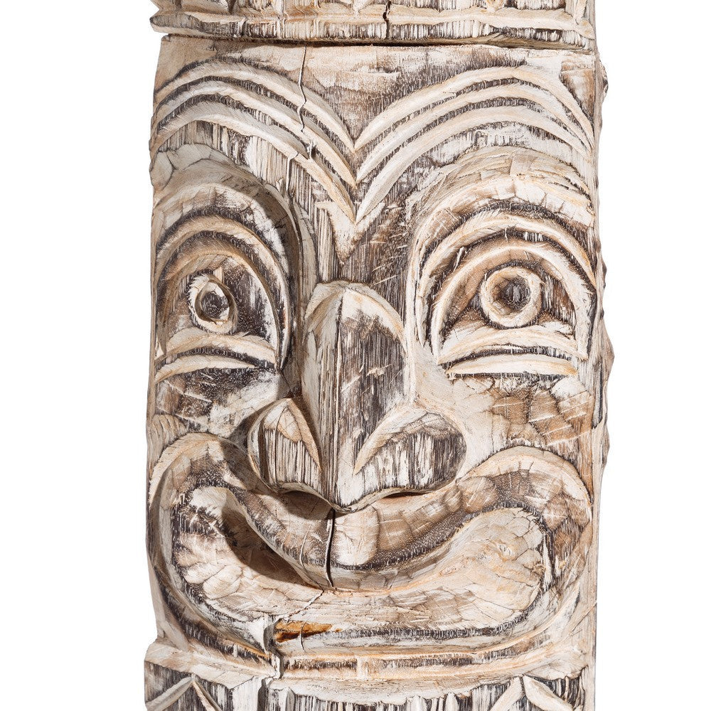Statua totem in legno intagliata