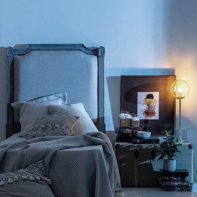 Testata francese singola grigia