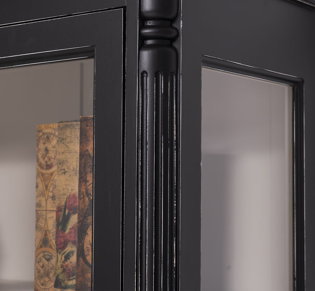 Vetrina etnica nera chic