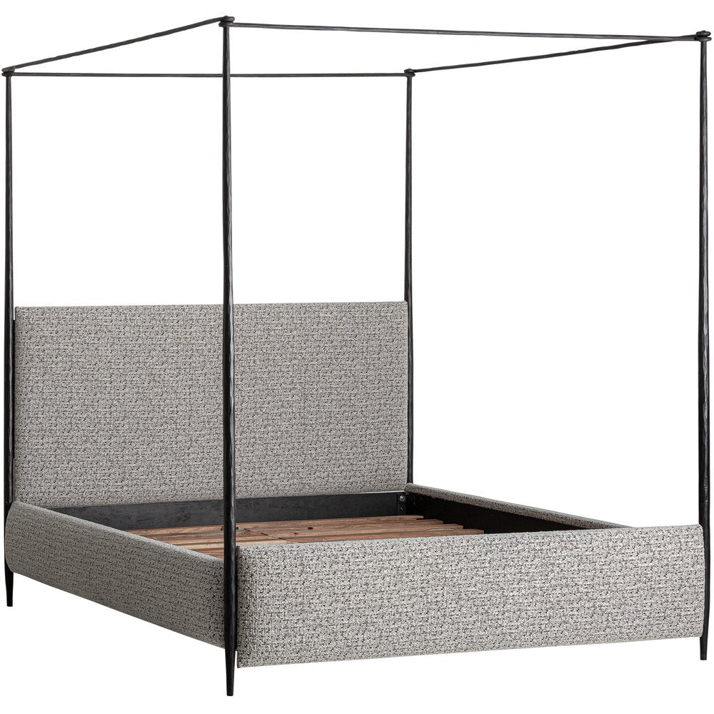 letto baldacchino etnico chic per camera elegante