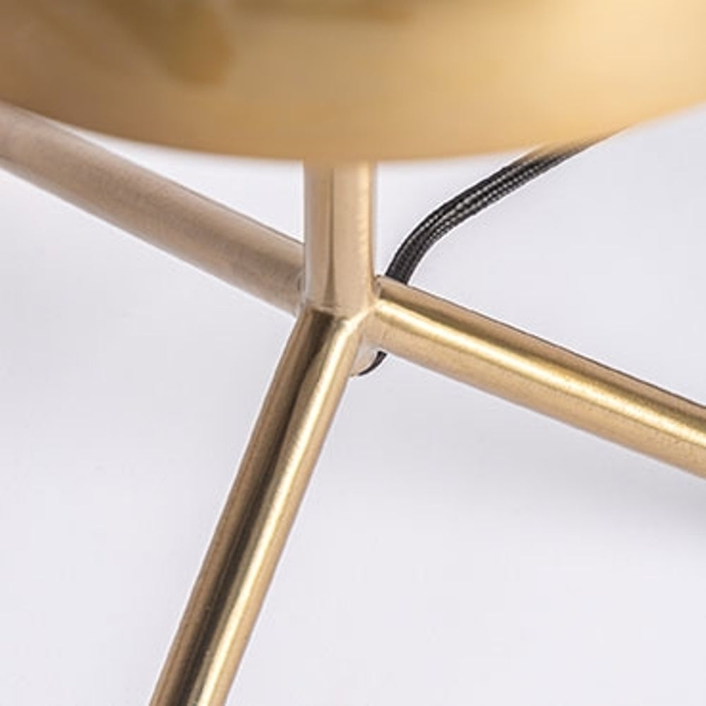 Lampada da tavolo vintage oro