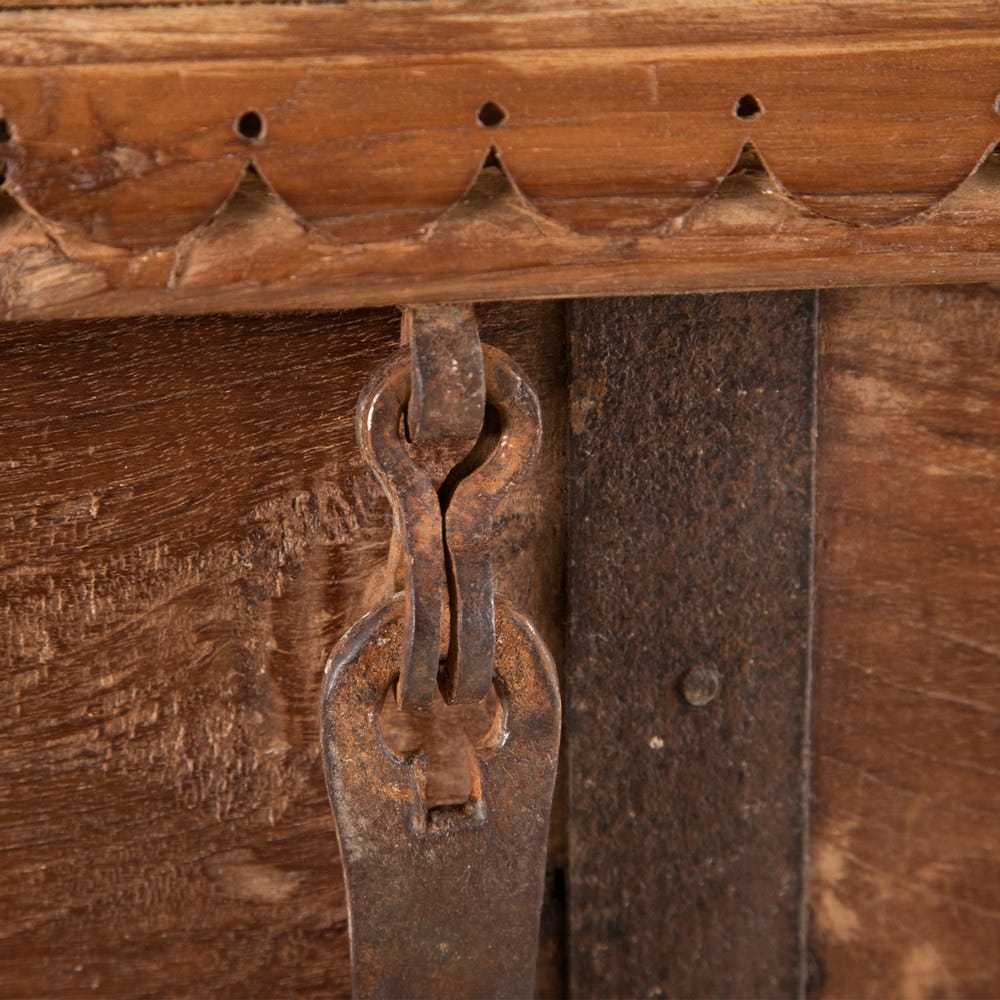 Baule indiano anticato