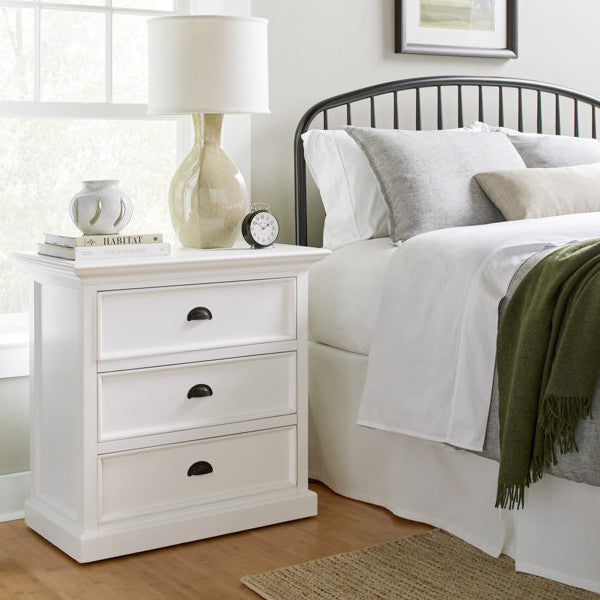 Comodino provenzale bianco