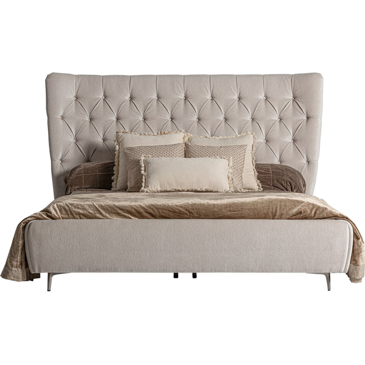 Letto di design provenzale chic per camera romantica ed elegante