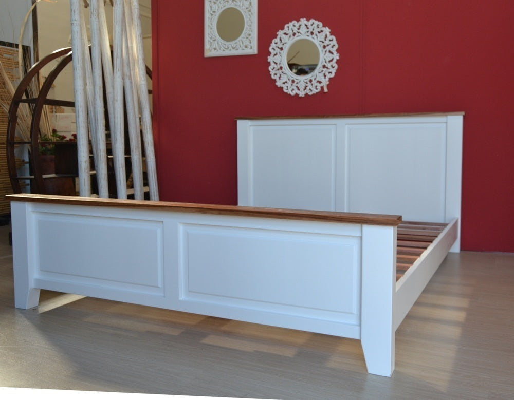 Letto bianco shabby chic