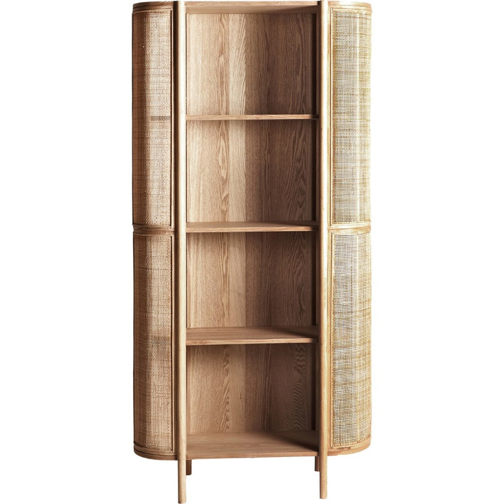 Libreria decò stile nordico in legno di frassino e rattan naturale.