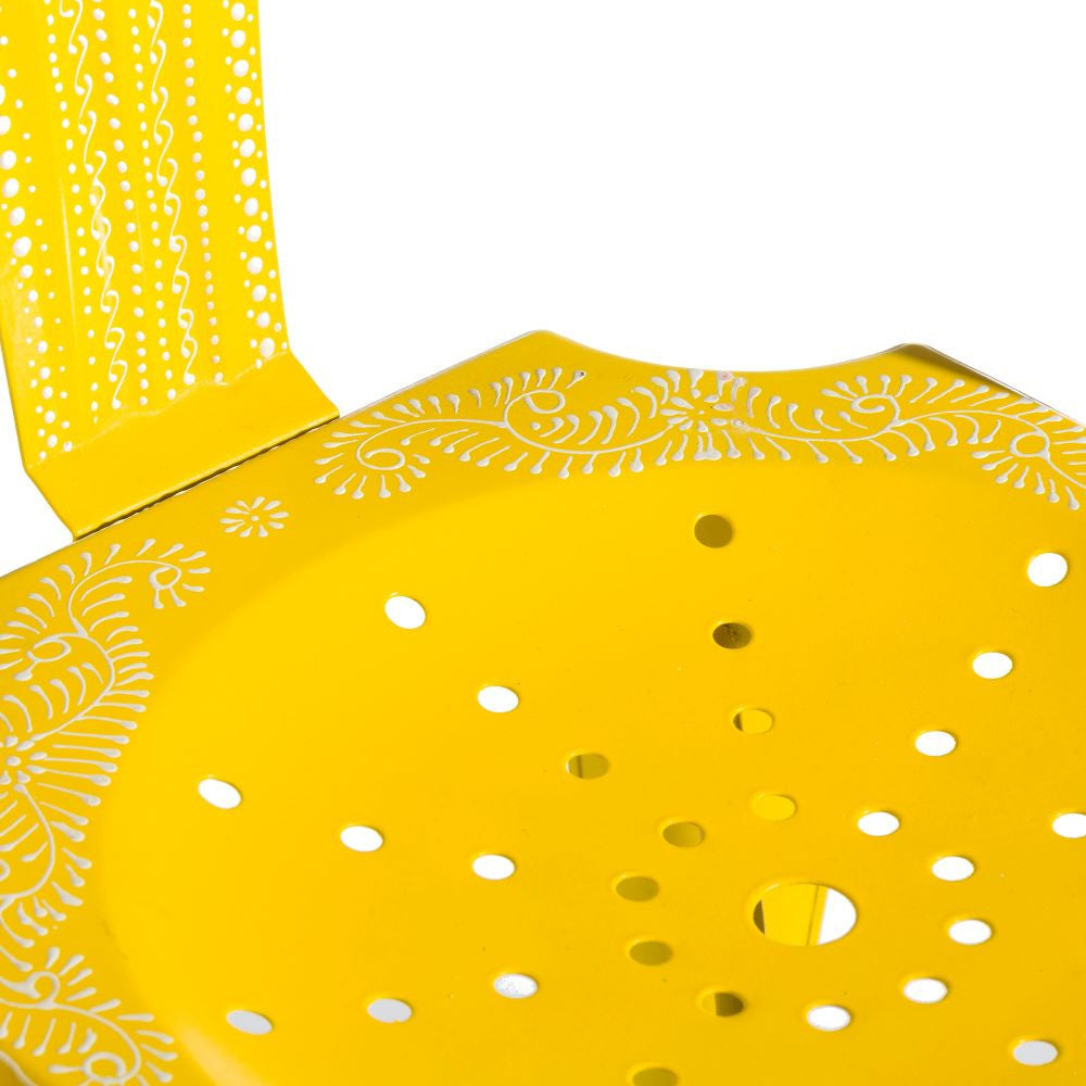 Sedia vintage in ferro gialla