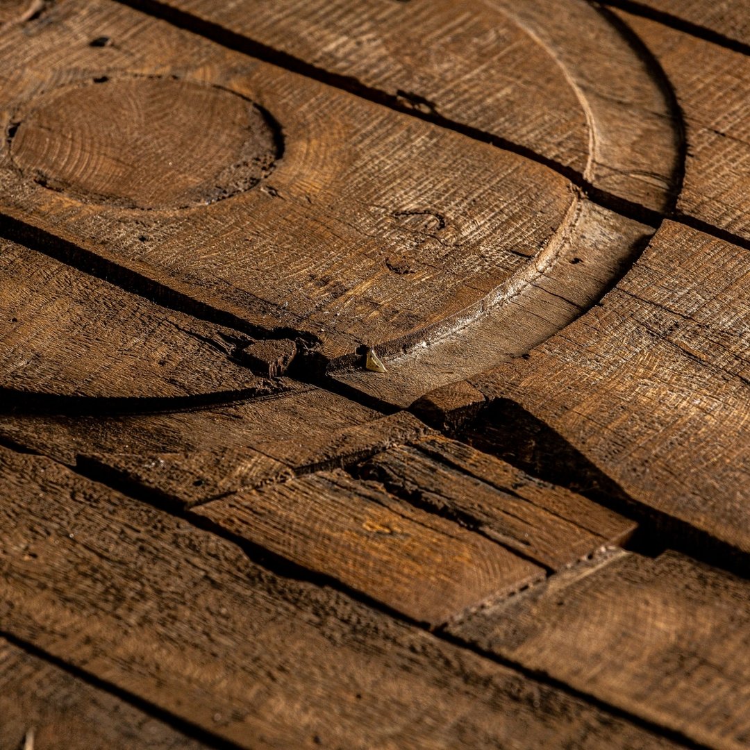 Tavolino tondo etnico invecchiato